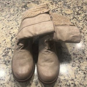 Muk Luks Beige Abra Boot Size 9 - Worn once